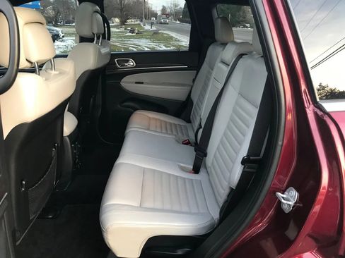 Used 2018 Jeep Grand Cherokee Limited image 3