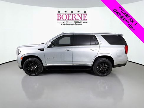 Used 2024 GMC Yukon SLT w/ SLT Luxury Package image 4