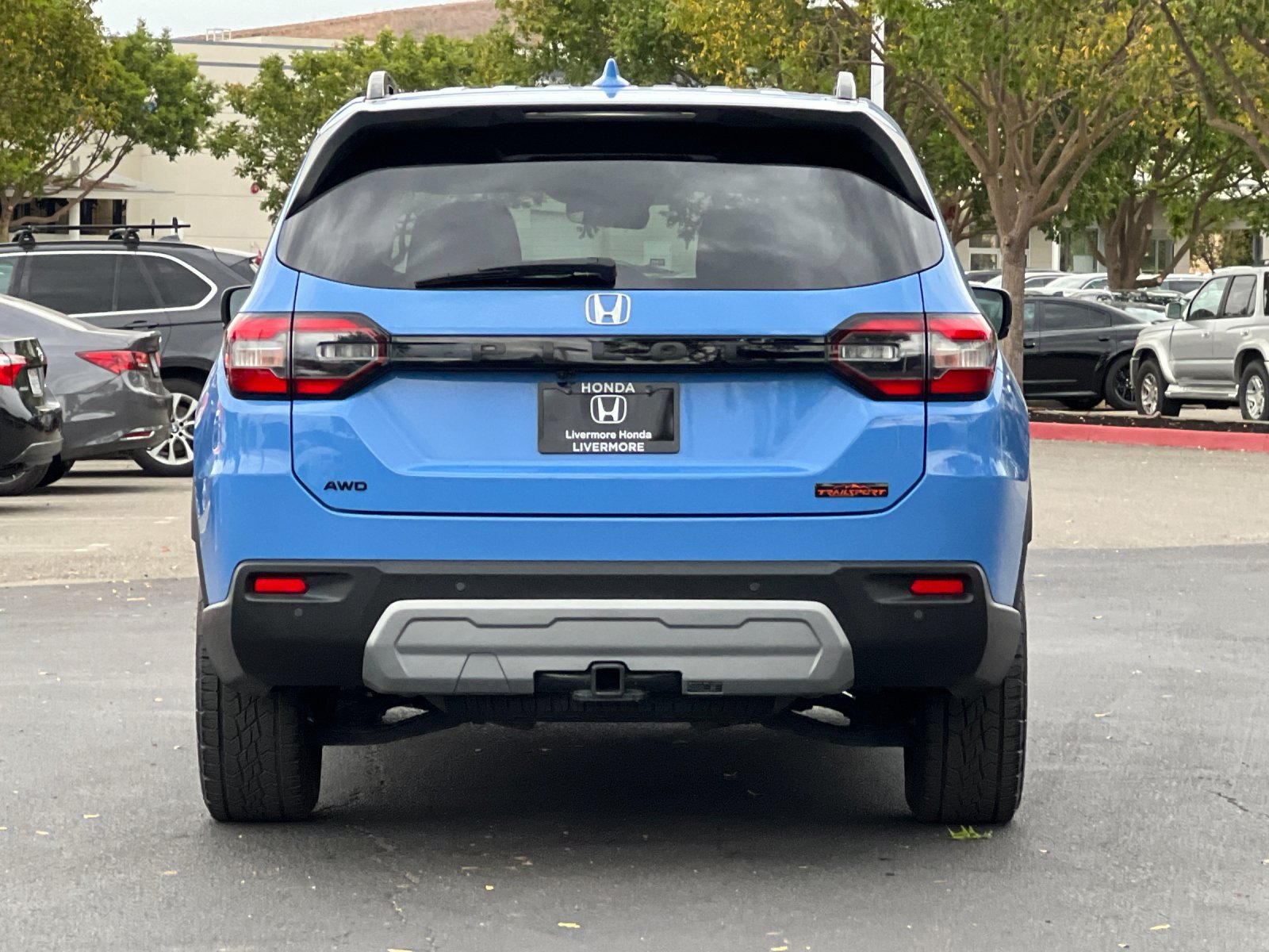 Used 2025 Honda Pilot TrailSport image 5