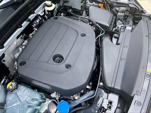 New 2026 Volvo XC40 B5 Core AWD/4WD image 37