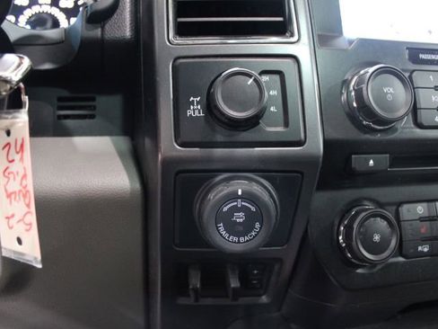 Used 2018 Ford F150 XLT w/ Equipment Group 302A Luxury AWD/4WD image 43