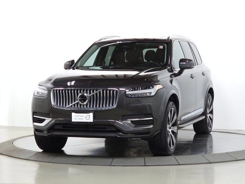 Used 2024 Volvo XC90 T8 Plus w/ Protection Package Premier AWD/4WD image 4