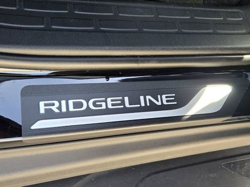 Used 2024 Honda Ridgeline Black Edition image 16