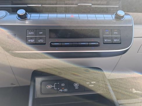 Used 2024 Hyundai Kona SEL FWD image 24