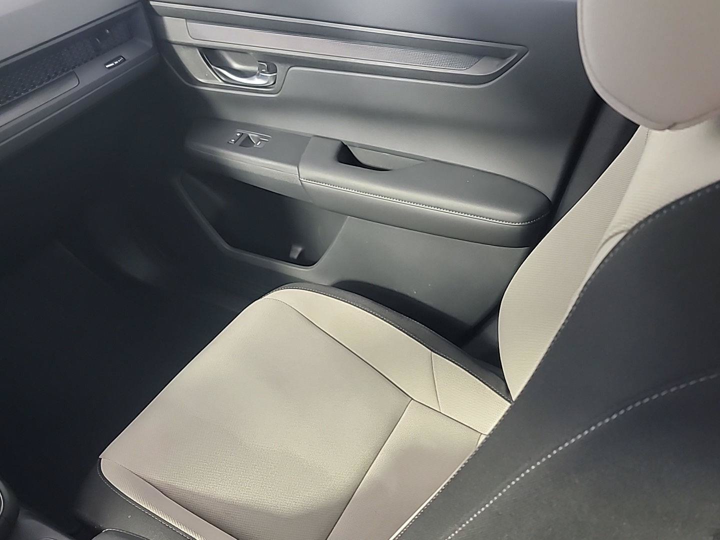Certified 2025 Honda CR-V EX image 20