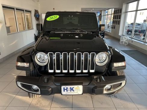 Used 2021 Jeep Wrangler Unlimited Sahara w/ Uconnect 4C Nav & Sound Group AWD/4WD image 2