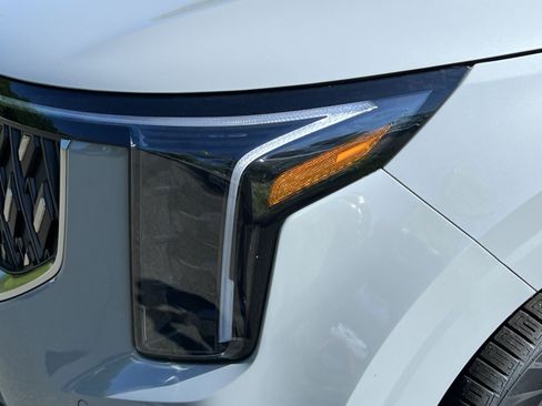 New 2026 Kia Carnival EX FWD image 21