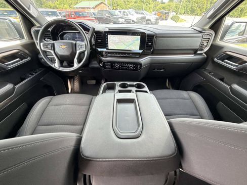 Used 2025 Chevrolet Silverado 1500 LT AWD/4WD image 17