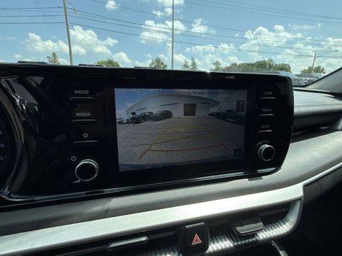 Used 2021 Kia K5 LXS image 22
