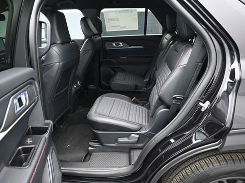 New 2026 Ford Explorer ST-Line w/ ST-Line Street Pack image 18