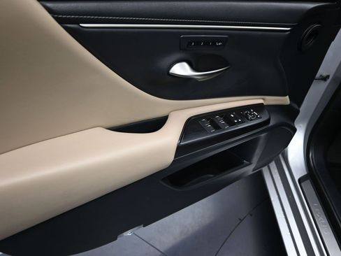 Used 2021 Lexus ES 350 w/ Premium Package image 11