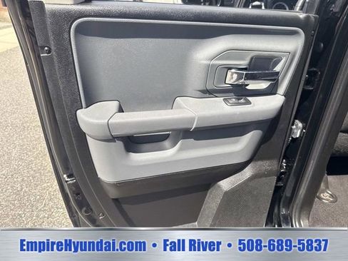 Used 2024 RAM 1500 Classic SLT AWD/4WD image 14
