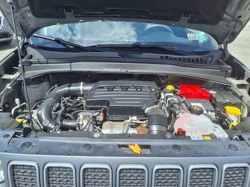 Certified 2022 Jeep Renegade Limited AWD/4WD image 9