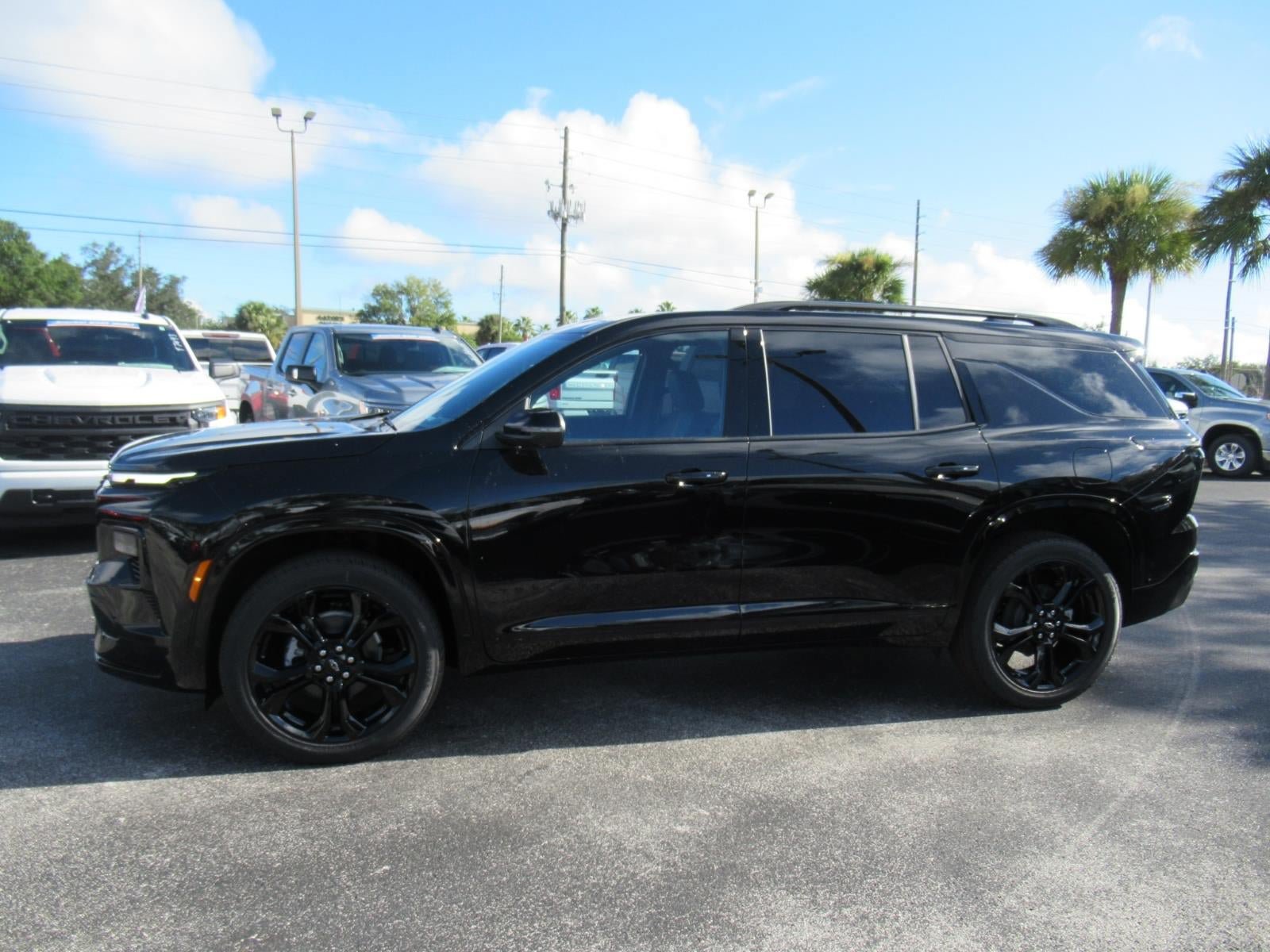 New 2027 Chevrolet Traverse RS FWD image 2