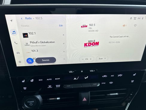 Used 2023 Subaru Solterra AWD image 20