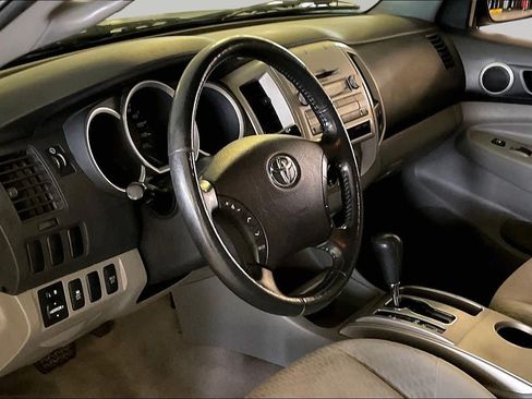 Used 2010 Toyota Tacoma 2WD Access Cab image 16