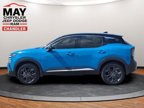 Used 2025 Nissan Kicks SR FWD image 16
