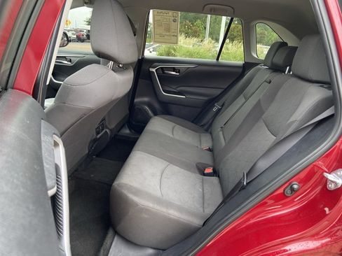 Used 2022 Toyota RAV4 XLE AWD/4WD image 19