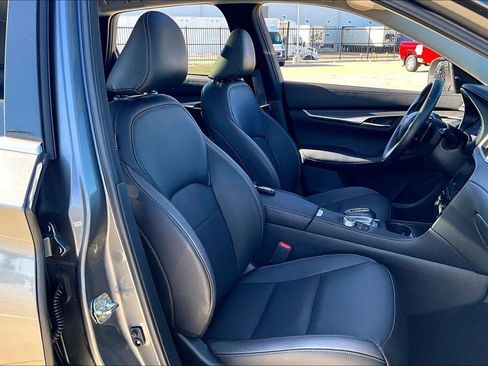Certified 2025 INFINITI QX50 Luxe image 10