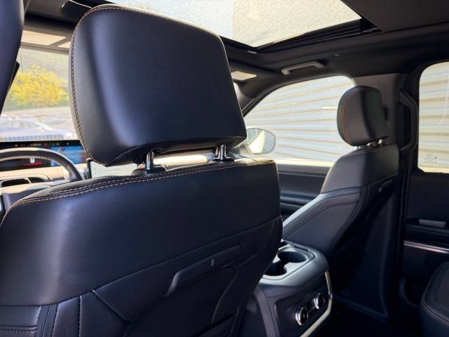 Used 2025 Ford Expedition Tremor AWD/4WD image 19