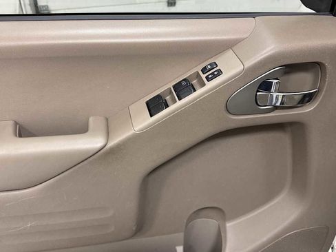 Used 2018 Nissan Frontier SV image 15