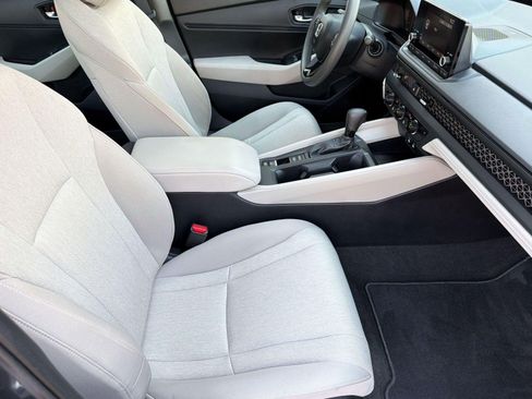 Used 2025 Honda Accord SE image 28