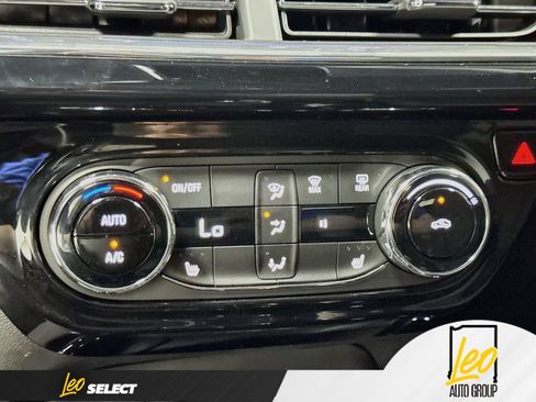 Used 2025 Chevrolet Trax RS w/ Sunroof Package FWD image 18