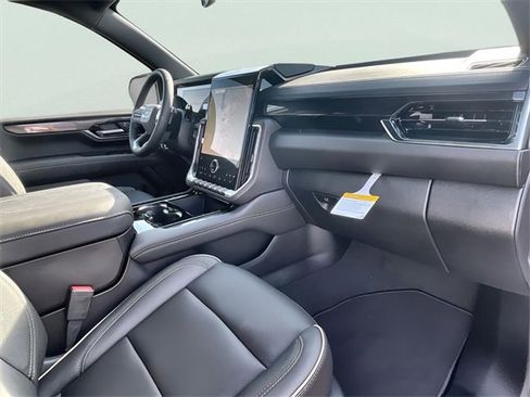 New 2026 GMC Yukon Elevation image 30