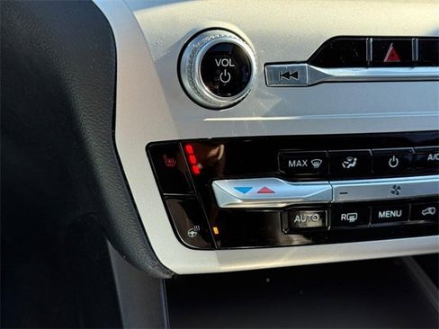 Used 2020 Ford Explorer XLT w/ Equipment Group 202A image 21