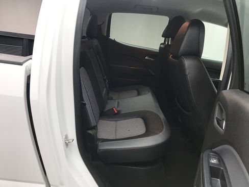 Used 2015 Chevrolet Colorado Z71 AWD/4WD image 21