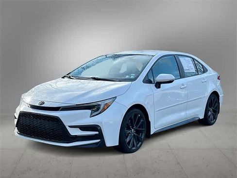 Used 2023 Toyota Corolla SE image 1