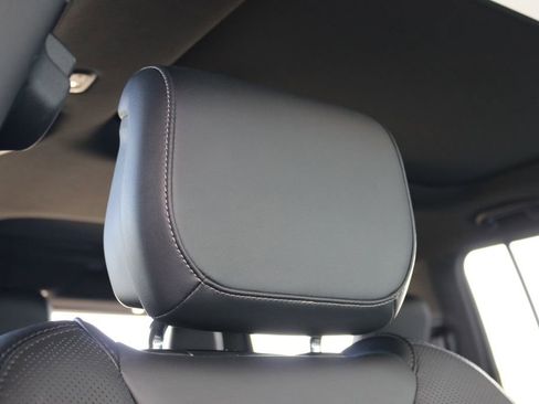 Used 2022 Jeep Wagoneer Series III w/ Premium Group I image 40