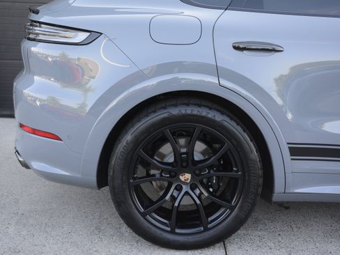 Certified 2025 Porsche Cayenne S AWD/4WD image 41
