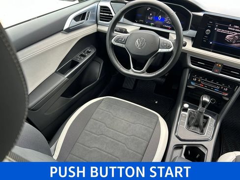 Certified 2026 Volkswagen Taos SE w/ Black Wheel Package FWD image 11