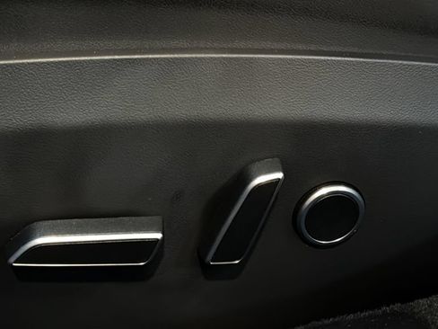 Used 2022 Tesla Model S AWD/4WD image 26