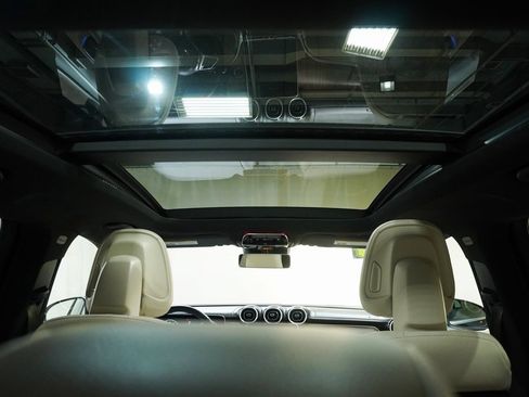 Used 2024 Mercedes-Benz GLC 300 4MATIC image 7