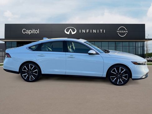 Used 2023 Honda Accord Touring image 4