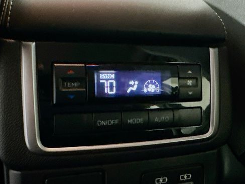 Used 2024 Subaru Ascent Premium w/ Convenience Package image 25