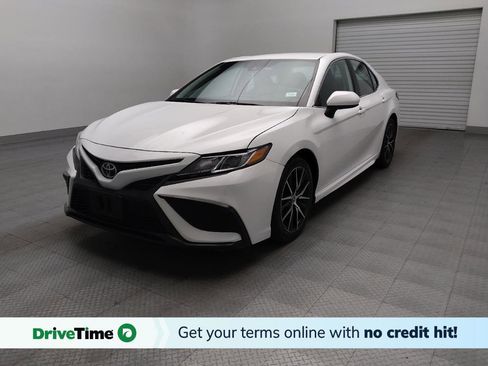 Used 2021 Toyota Camry SE FWD image 1
