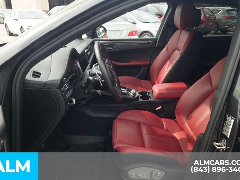 Used 2022 Porsche Macan AWD/4WD image 6