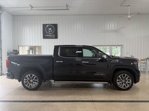 Used 2023 GMC Sierra 1500 Denali w/ Denali Reserve Package AWD/4WD image 5