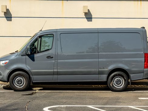 Used 2021 Mercedes-Benz Sprinter 2500 image 5