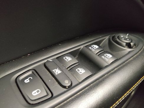 Used 2018 Jeep Compass Latitude w/ Popular Equipment Group AWD/4WD image 27