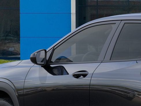 New 2026 Chevrolet Trax RS w/ Sunroof Package FWD image 18