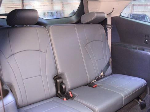 Used 2020 Buick Enclave Essence image 16