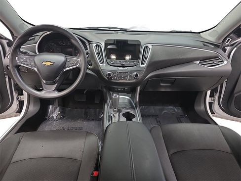 Certified 2020 Chevrolet Malibu LT image 9