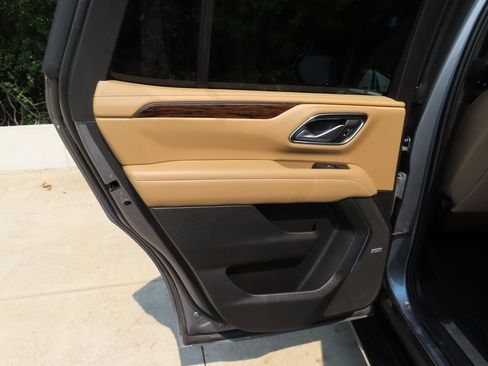 Used 2022 Chevrolet Tahoe Premier AWD/4WD image 31