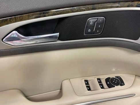 Used 2016 Lincoln MKZ FWD image 13
