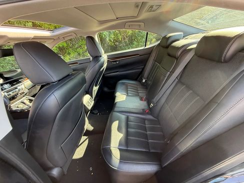 Used 2018 Lexus ES 350 w/ Luxury Package w/Wood Trim FWD image 7