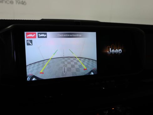 Used 2024 Jeep Gladiator Rubicon image 6